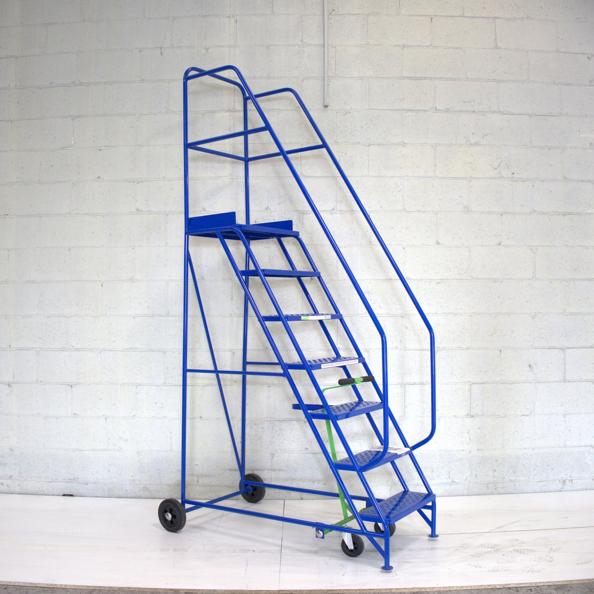 Industrial 07 tread mobile step 2750h x 850w x 1450 long - Platform 1750mm high - RackZone