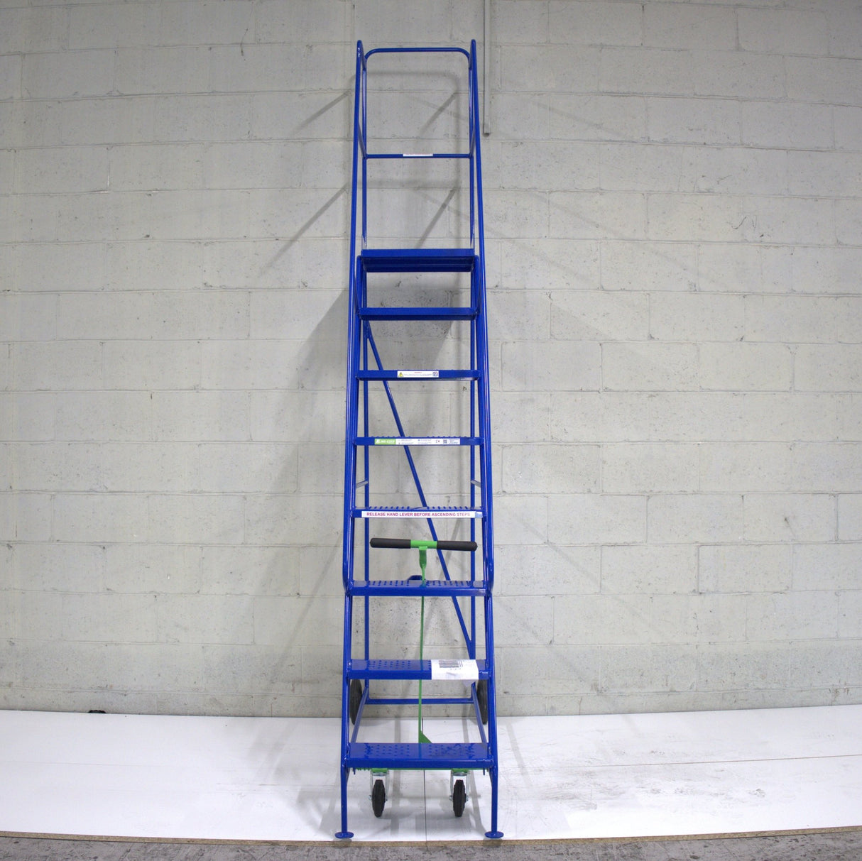 Industrial 08 tread mobile step NARROW AISLE 2750h x 630w x 1510 long - Platform 2000mm high BLUE - RackZone