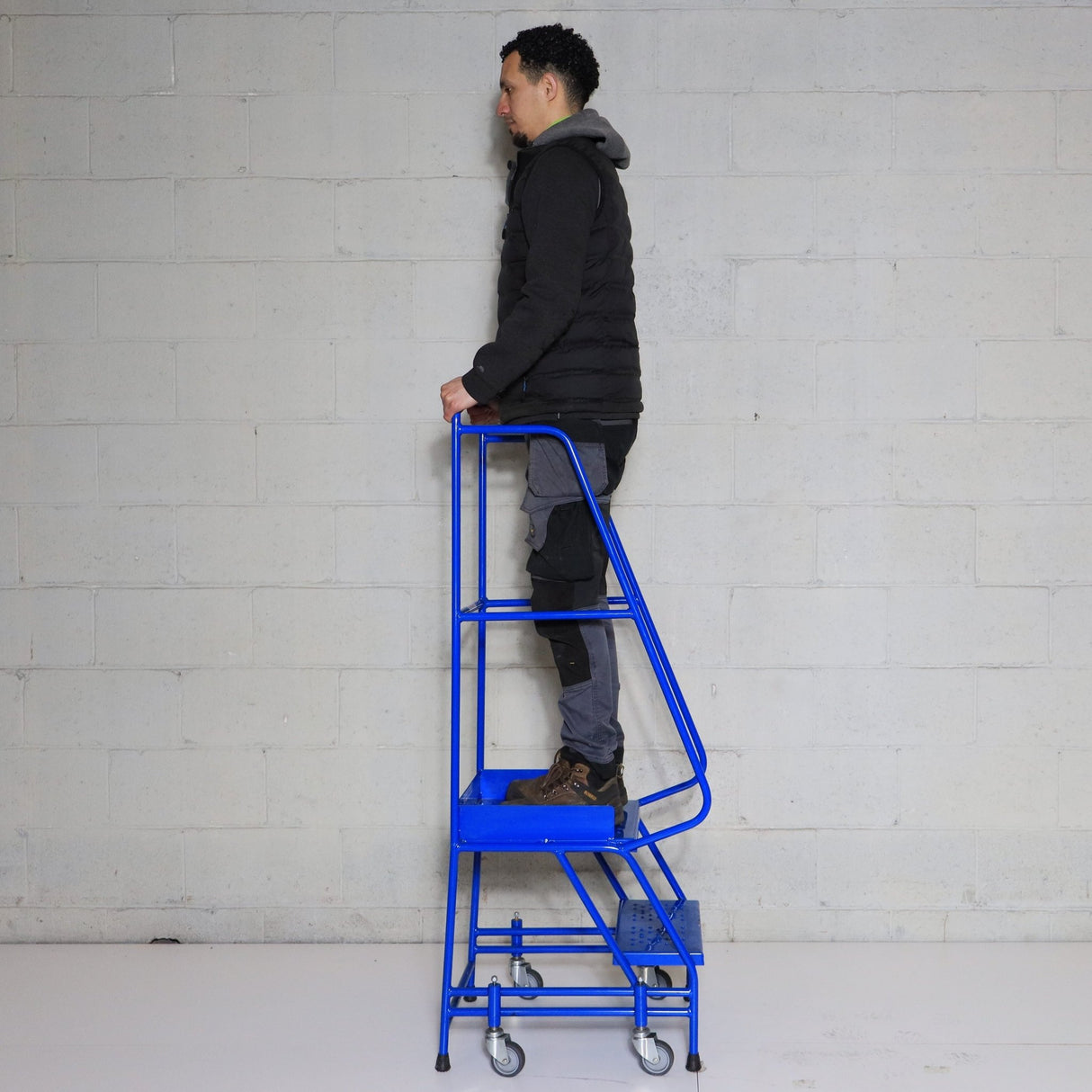 Industrial 02 Tread Mobile Step Narrow Aisle 1500h x 600w x 735 long - Platform 500mm High - RackZone