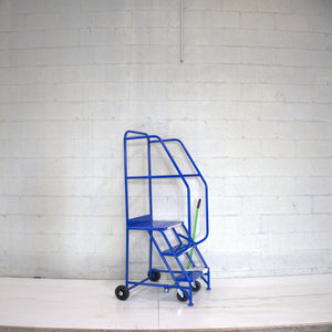 Industrial 03 tread mobile step 1750h x 850w x 820 long - Platform 750mm high - RackZone