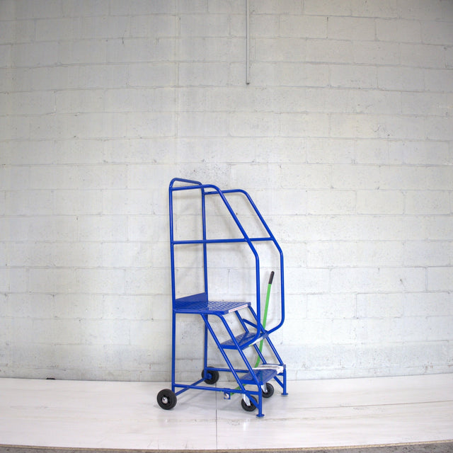 Industrial 03 tread mobile step 1750h x 850w x 820 long - Platform 750mm high - RackZone