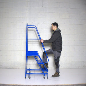 Industrial 03 tread mobile step NARROW AISLE 1500h x 600w x 753 long Platform 500mm high BLUE - RackZone