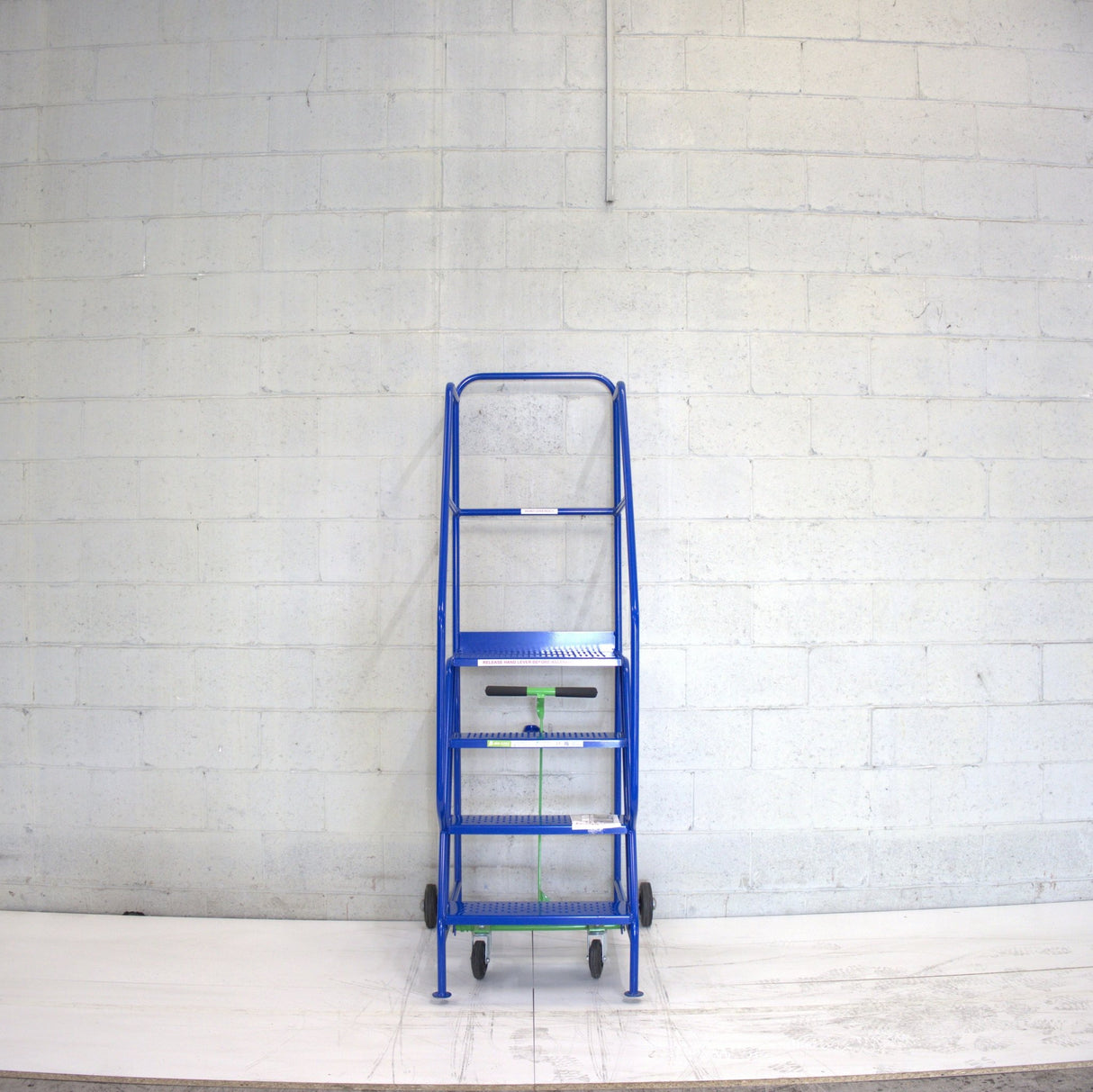 Industrial 04 tread mobile step 2000h x 850w x 1040 long - Platform 1000mm high - RackZone
