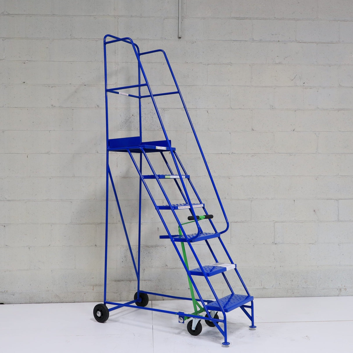 Industrial 06 Tread Mobile Step Narrow Aisle 2500H x 630W x 1360L - Platform 1500mm High - RackZone