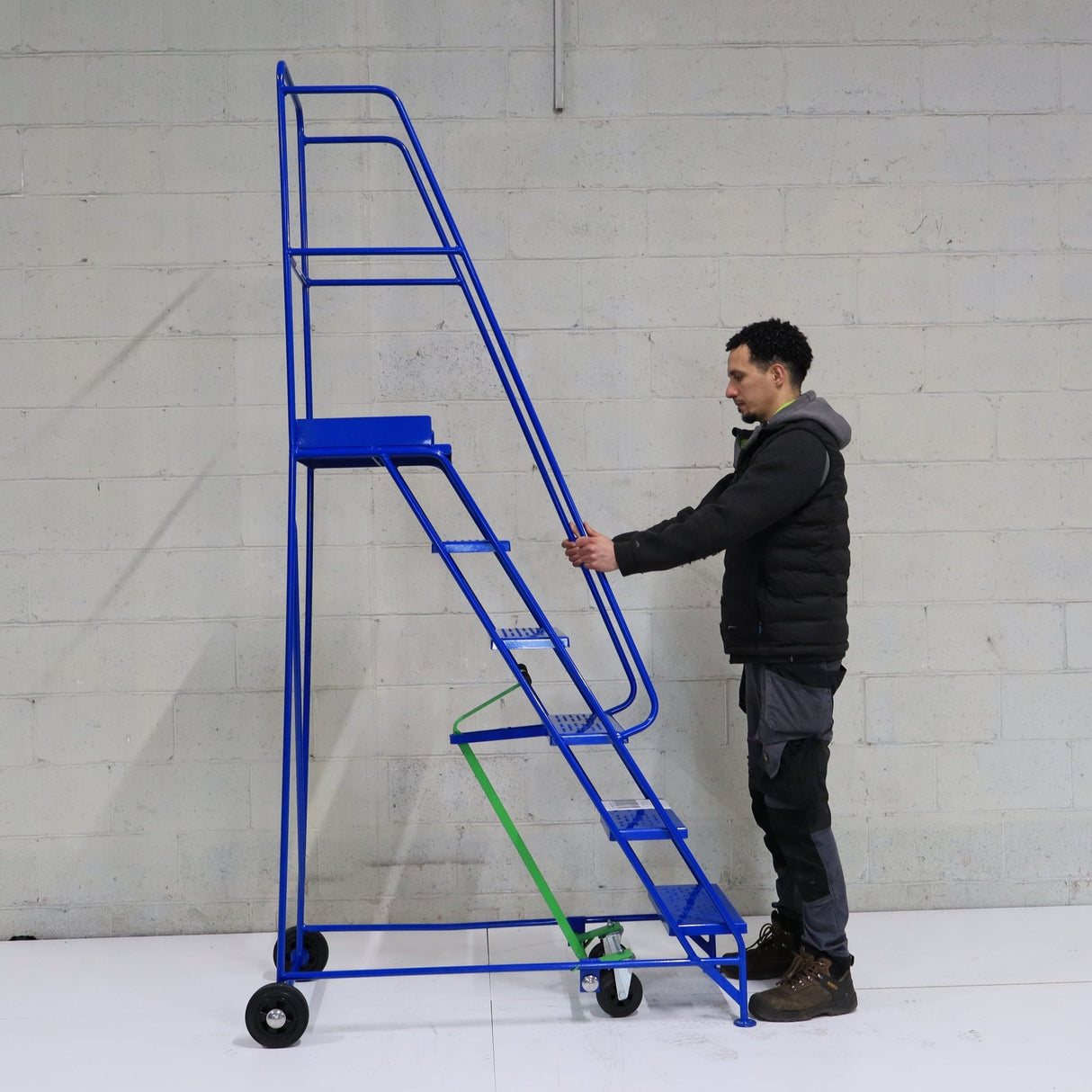 Industrial 06 Tread Mobile Step Narrow Aisle 2500H x 630W x 1360L - Platform 1500mm High - RackZone