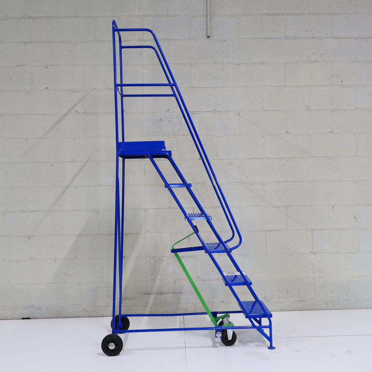 Industrial 06 Tread Mobile Step Narrow Aisle 2500H x 630W x 1360L - Platform 1500mm High - RackZone