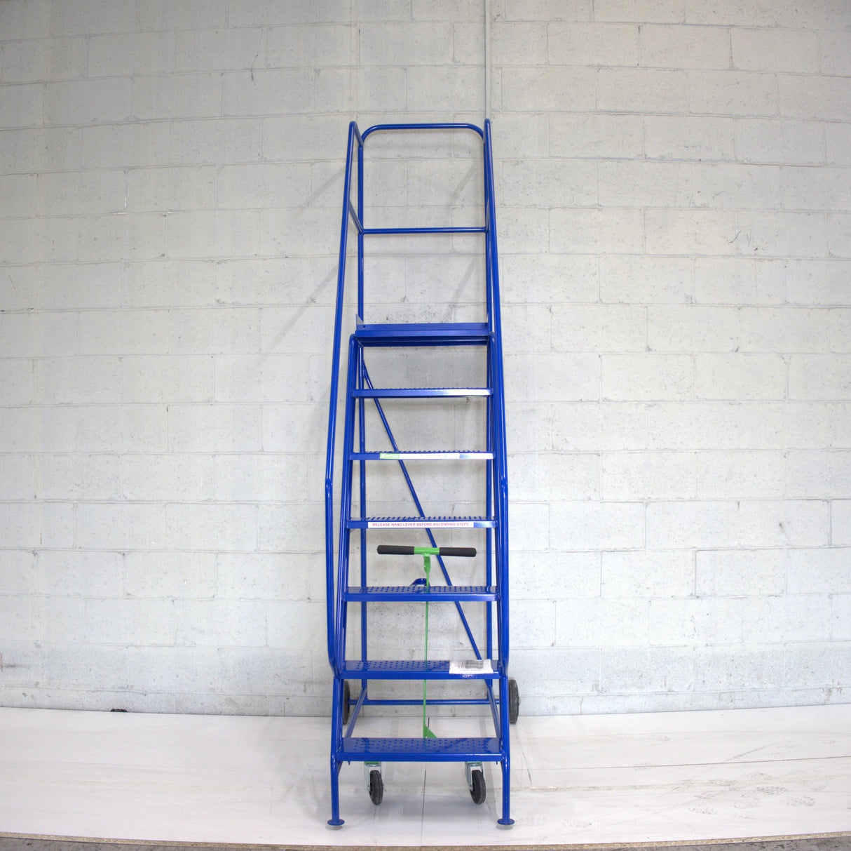Industrial 07 tread mobile step 2750h x 850w x 1450 long - Platform 1750mm high - RackZone