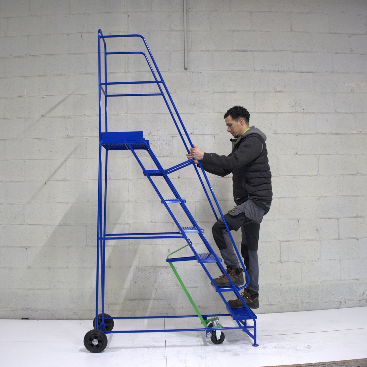Industrial 07 Tread Mobile Step Narrow Aisle 2750H x 630W x 1510L - Platform 1750mm High Blue - RackZone