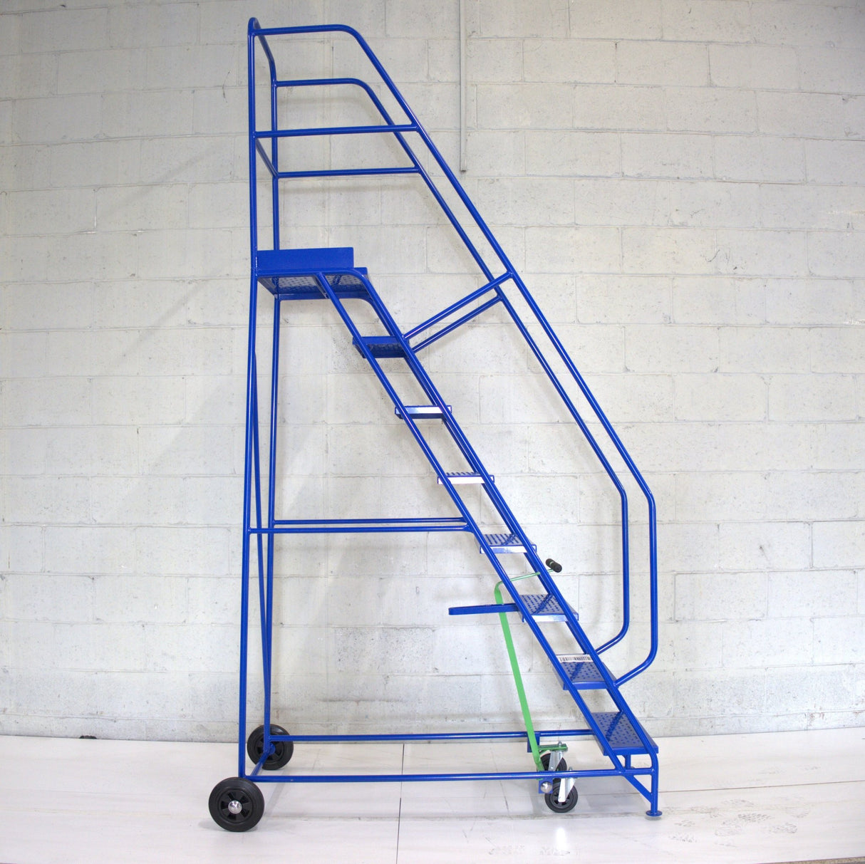Industrial 08 tread mobile step 3000h x 850w x 1575 long - Platform 2000mm high - RackZone